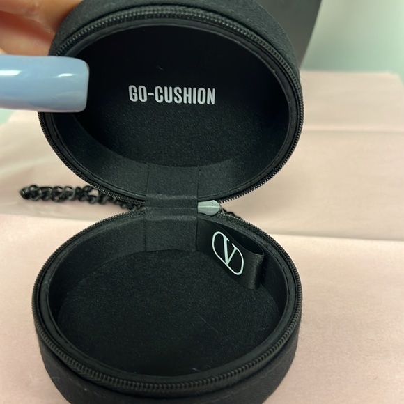 NWOT!  Valentino beauty VIP pouch - Picture 3 of 4